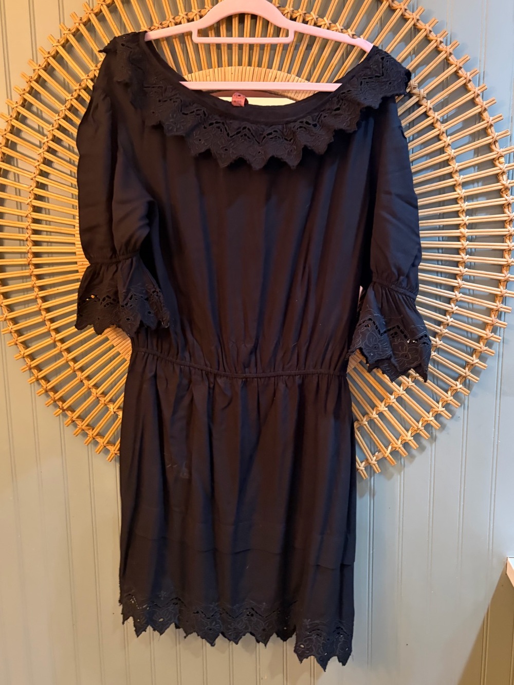 FARM RIO - LARGE Women’s Black Off-Shoulder Lace Crochet Trim Dress. EUC